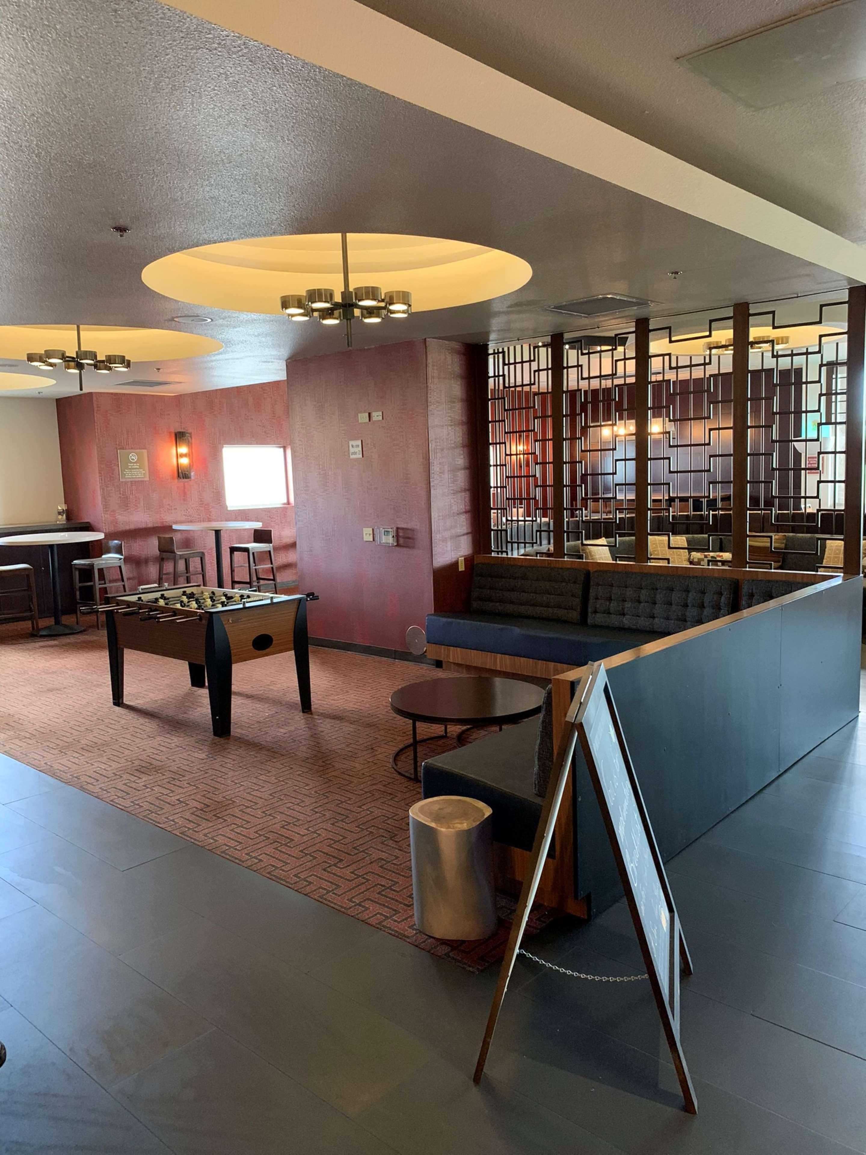 Doubletree By Hilton Las Vegas East Flamingo Экстерьер фото