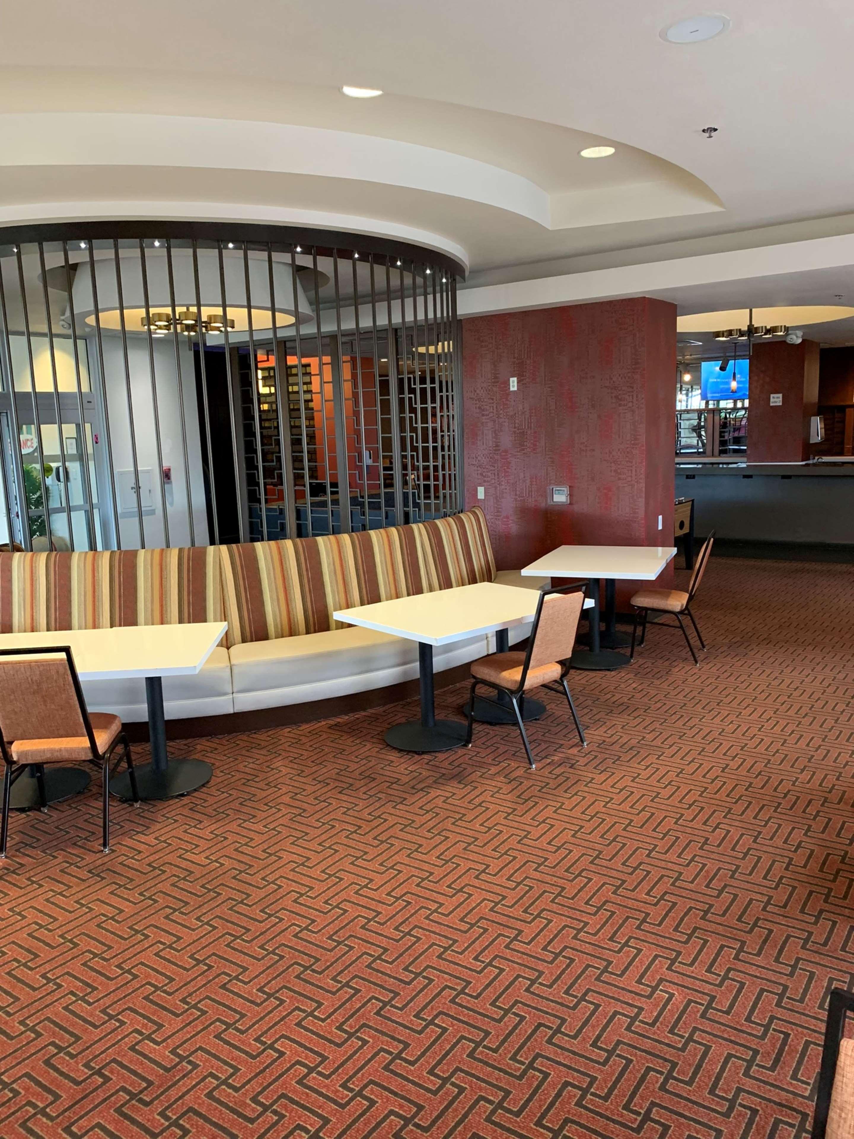 Doubletree By Hilton Las Vegas East Flamingo Экстерьер фото