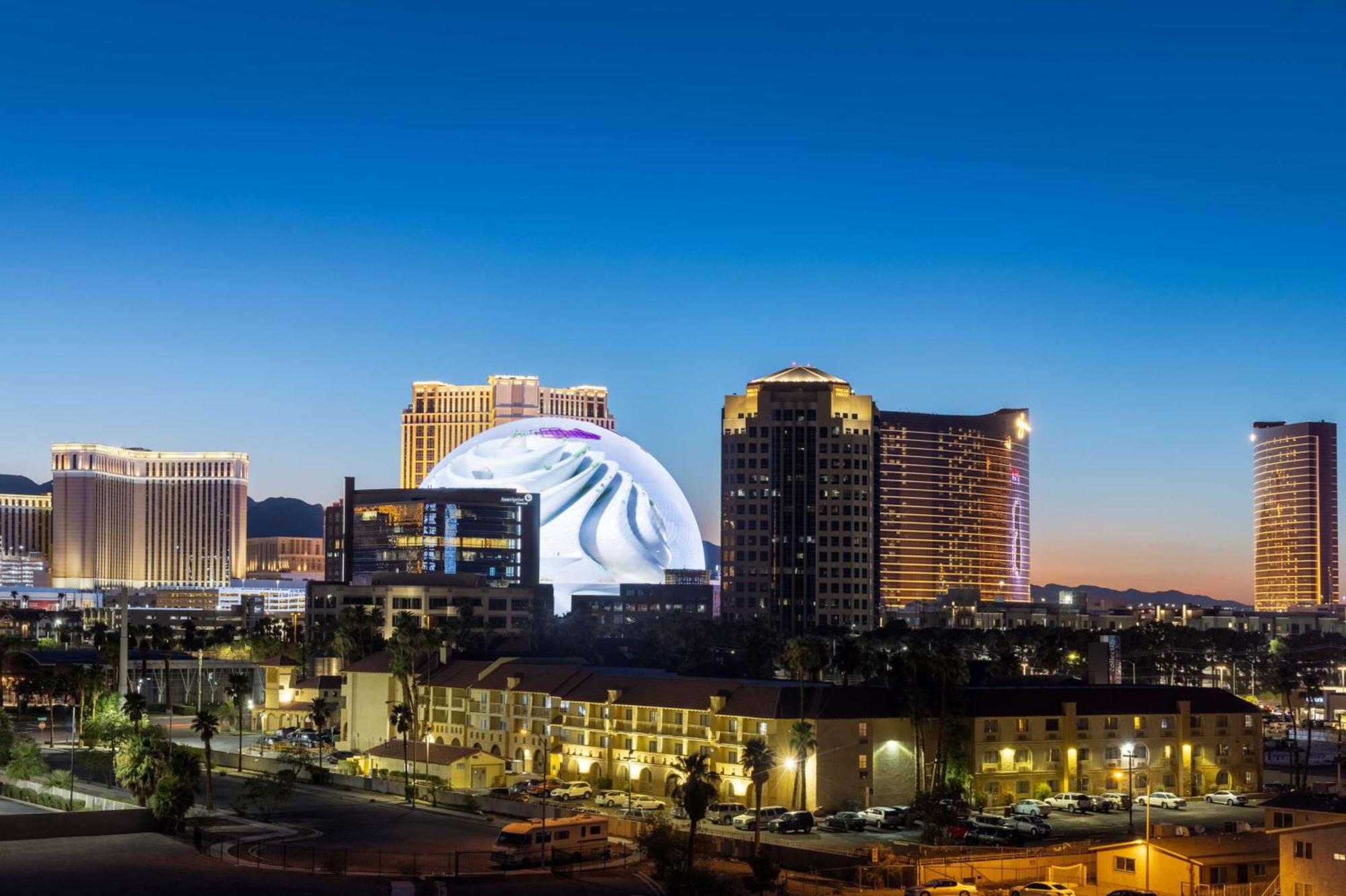 Doubletree By Hilton Las Vegas East Flamingo Экстерьер фото