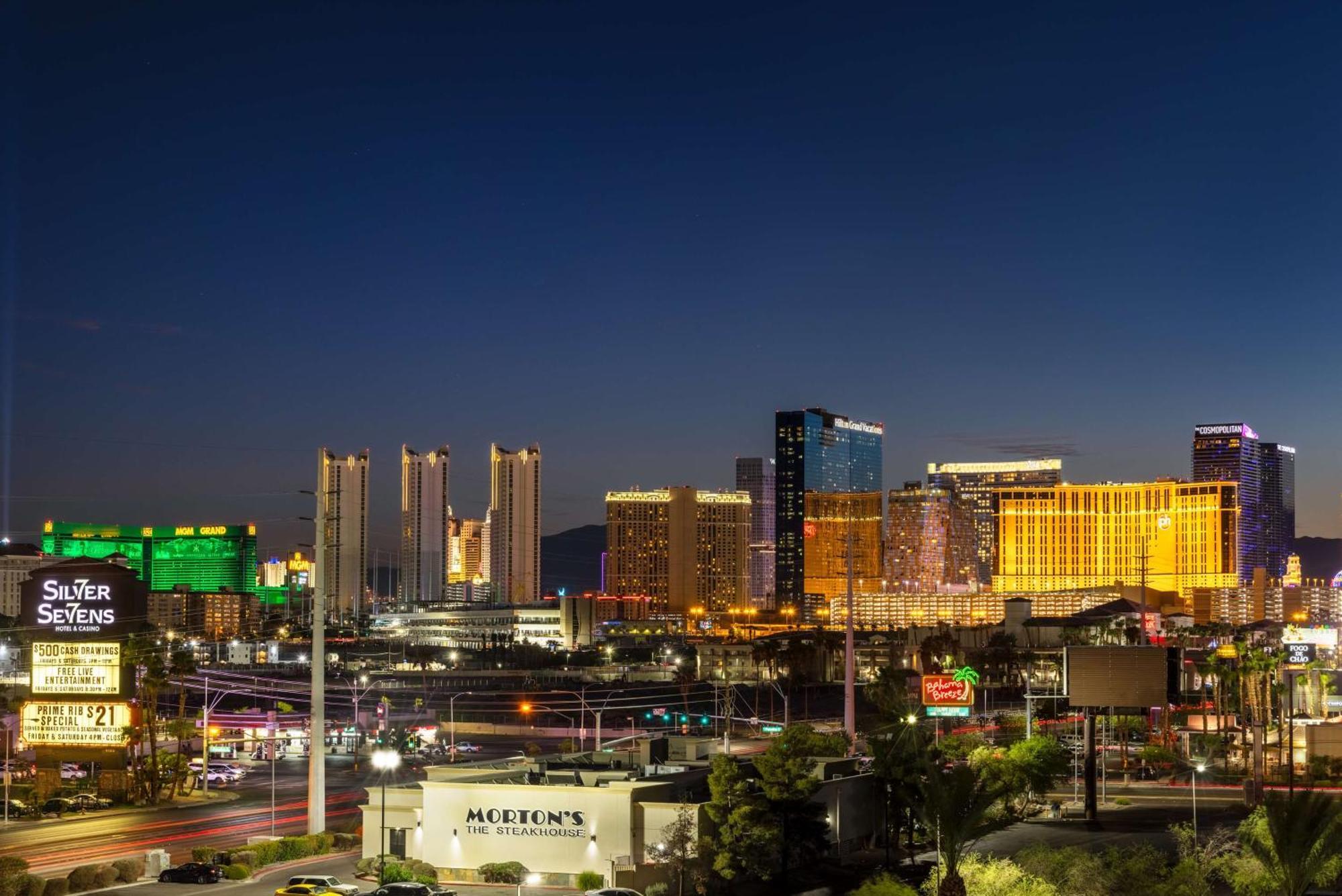 Doubletree By Hilton Las Vegas East Flamingo Экстерьер фото